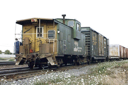 BN extended vision caboose, 1993, Eola Yard, Aurora, Illinois